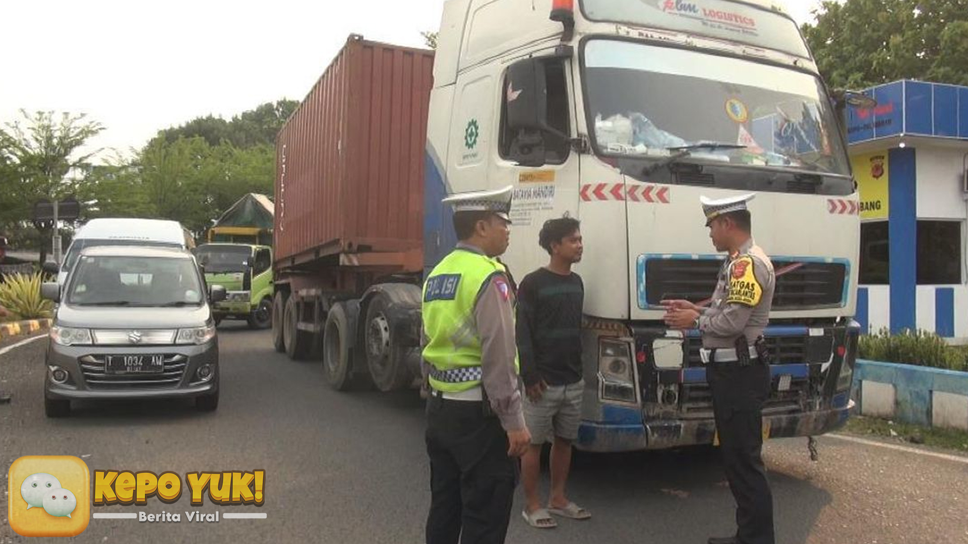 Tiga Truk Pasir Diminta Putar Balik dalam Razia Tol Ciawi