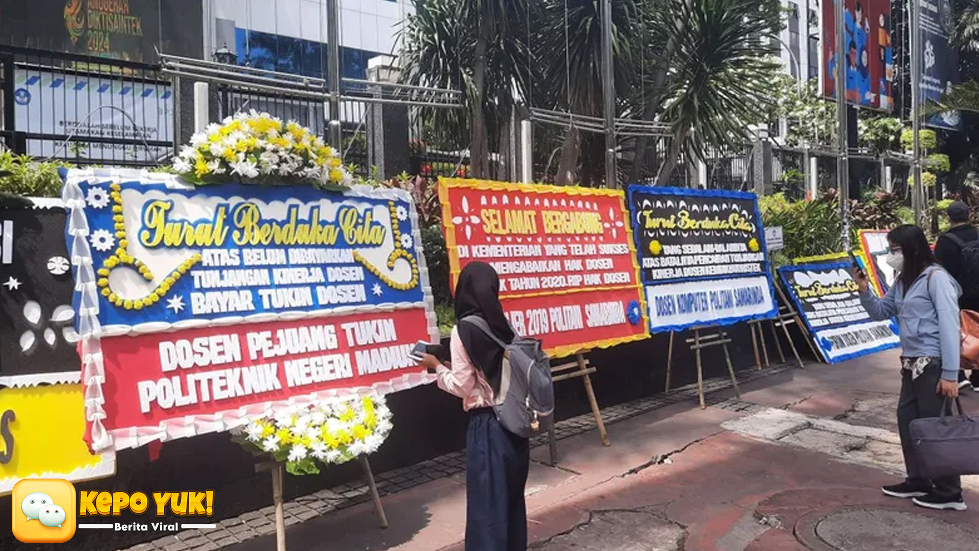 Tukin 5 Tahun Tertunda, Dosen Protes dengan Karangan Bunga