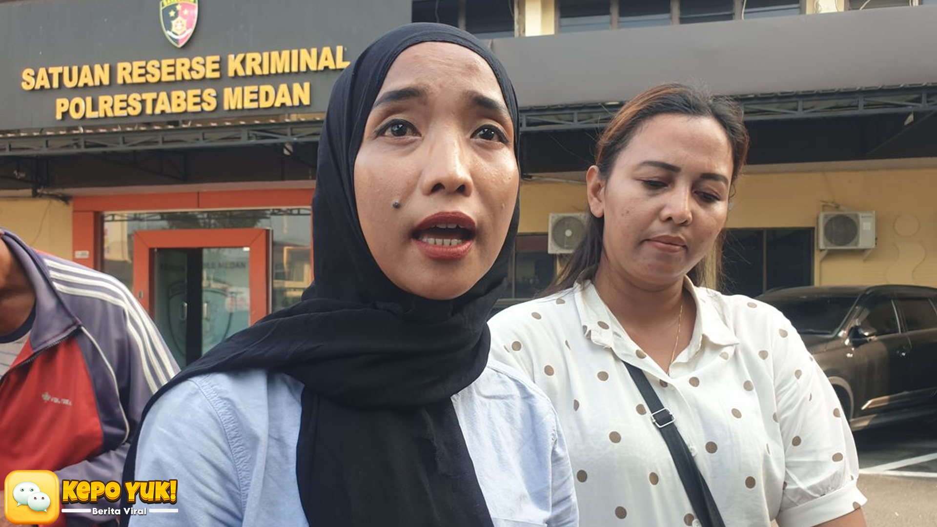 Ibu Siswa SD Duduk di Lantai, Klaim Kerugian Rp 15 Juta: Kenapa