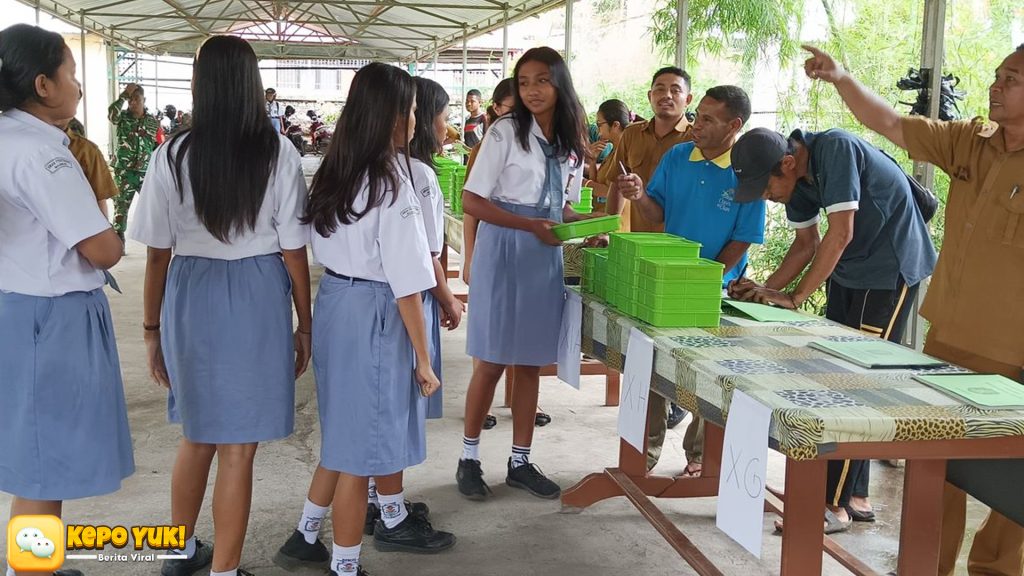 Perdana Program MBG di Sikka, Banyak Siswa Tak Kebagian